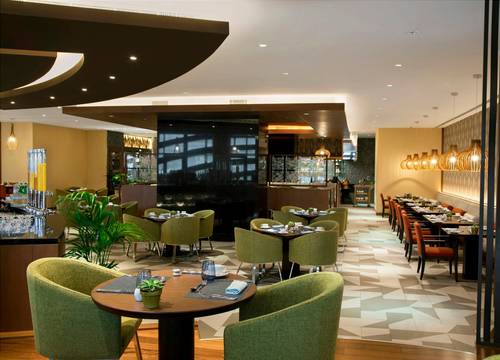 unitedarabemirates/abudabi/pearlrotanacapitalcentre15730b77.jpg