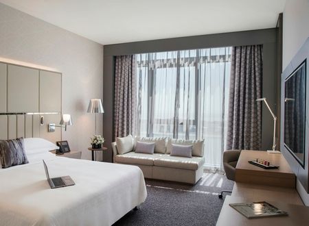 unitedarabemirates/abudabi/pearlrotanacapitalcentre18e263fa.jpg