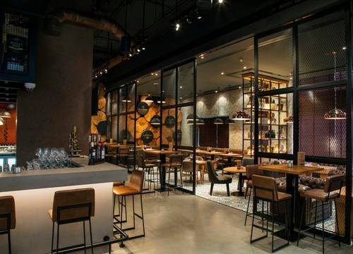 unitedarabemirates/abudabi/pearlrotanacapitalcentre3f783397.jpg