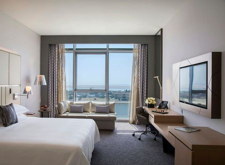 unitedarabemirates/abudabi/pearlrotanacapitalcentre98232a8c.jpg