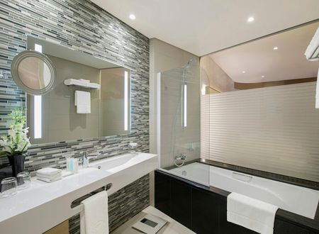 unitedarabemirates/abudabi/pearlrotanacapitalcentredf0d4efe.jpg