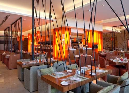 unitedarabemirates/abudabi/yasislandrotana112000a6.jpg
