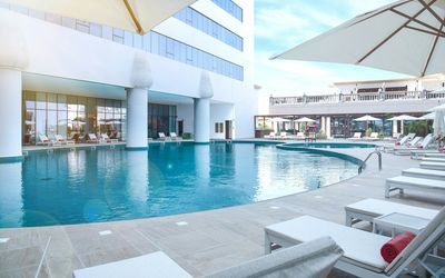 Al Jaddaf Rotana Suite Hotel · 4