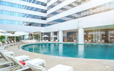 Al Jaddaf Rotana Suite Hotel · 2