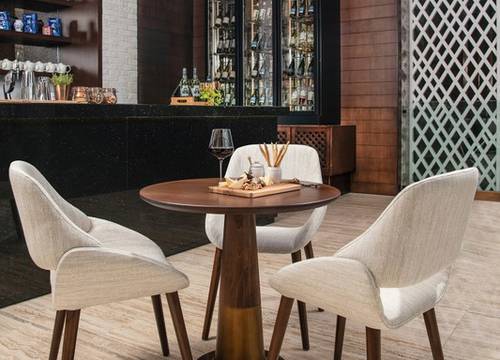 unitedarabemirates/dubai/aljaddafrotanasuitehotel83f89aa8.jpg