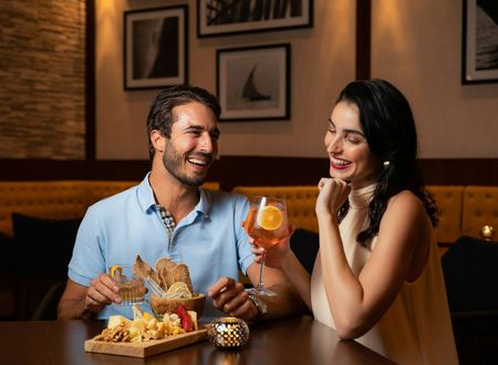 unitedarabemirates/dubai/aljaddafrotanasuitehotelad5ba421.jpg