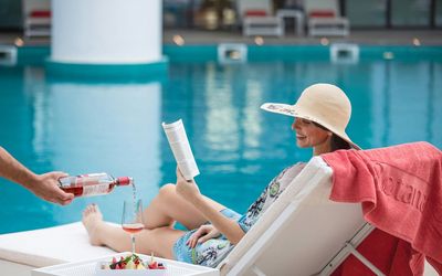 Al Jaddaf Rotana Suite Hotel · 3