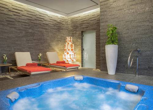unitedarabemirates/dubai/amwajrotanajumeirahbeach3557557a.jpg