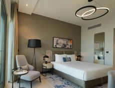 Guest Room - King Bed