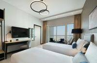 Family Connecting Rooms King Bed and Twin Beds